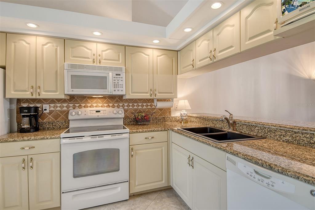 5956 CLUBSIDE DRIVE UNIT 7651