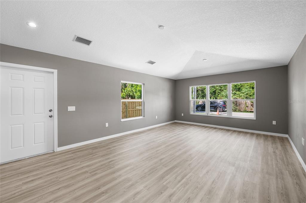 3908 WALNUT AVENUE