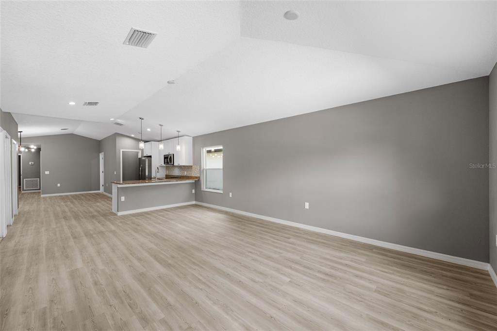 3914 WALNUT AVENUE