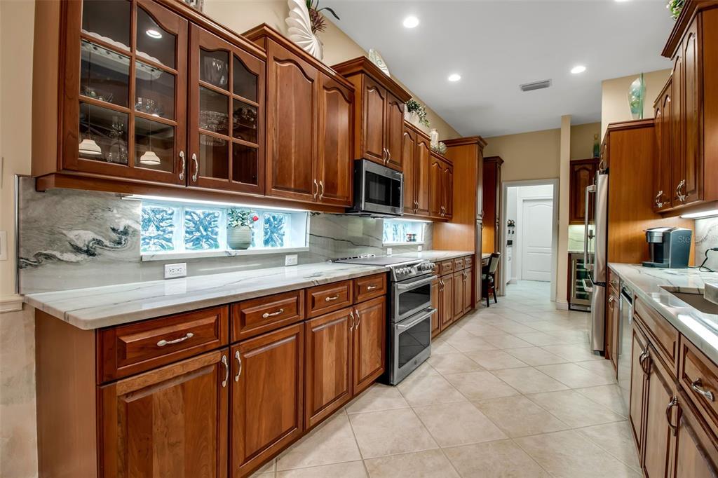 21 BAYHEAD LANE