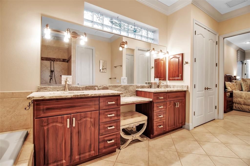 21 BAYHEAD LANE