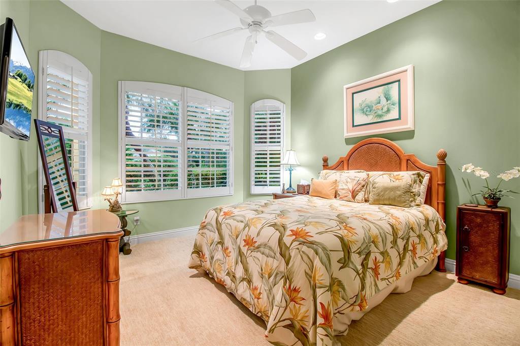 21 BAYHEAD LANE