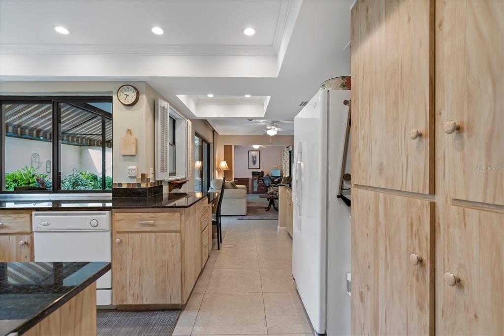3953 GLEN OAKS MANOR DRIVE