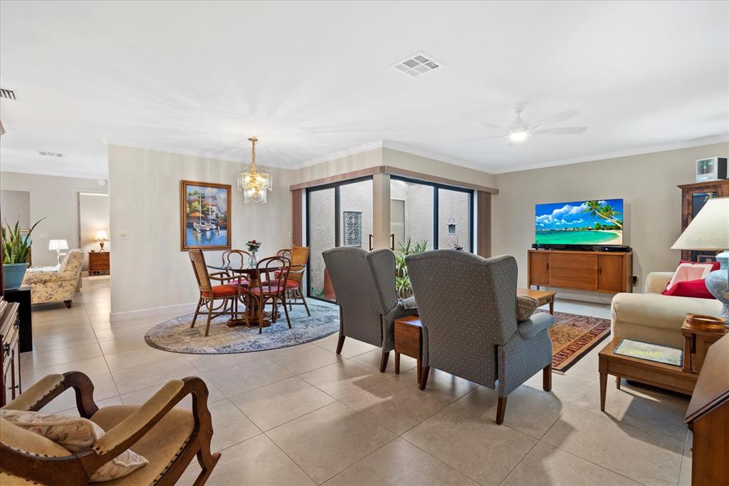 3953 GLEN OAKS MANOR DRIVE