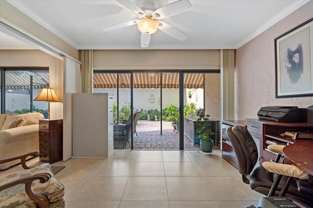 3953 GLEN OAKS MANOR DRIVE