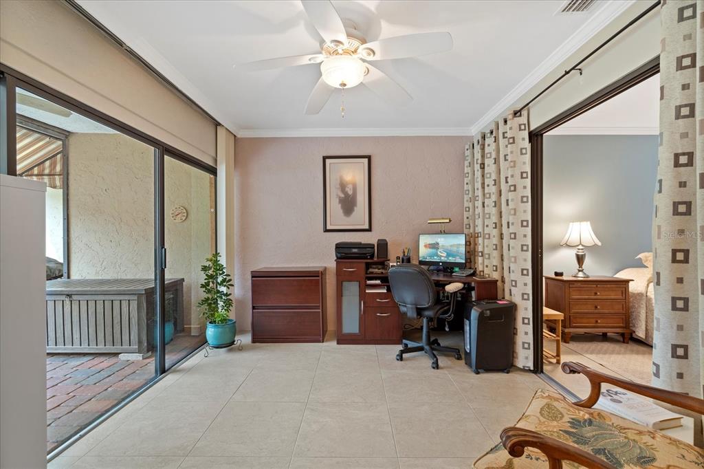 3953 GLEN OAKS MANOR DRIVE