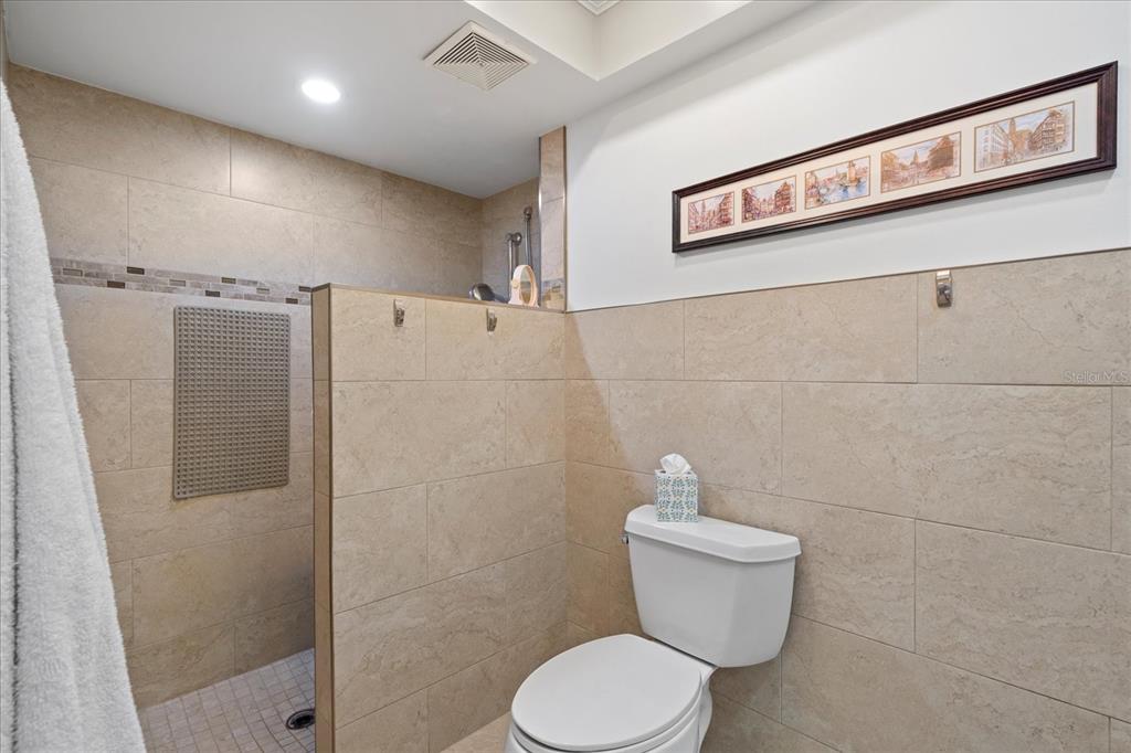 3953 GLEN OAKS MANOR DRIVE