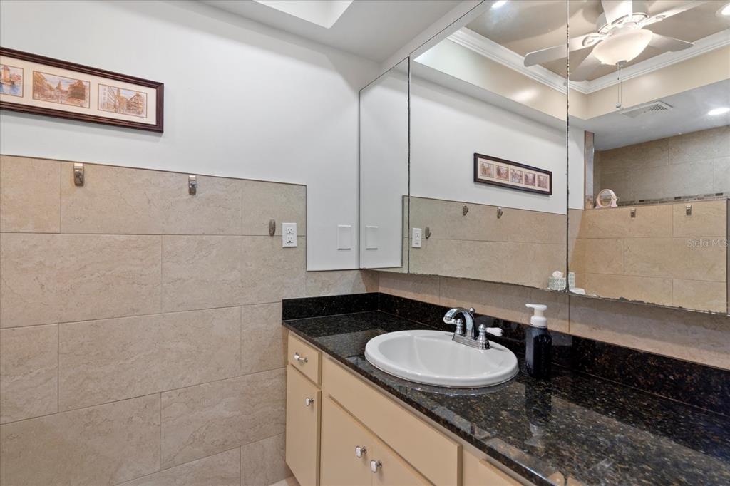 3953 GLEN OAKS MANOR DRIVE