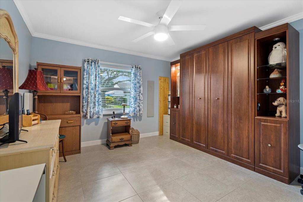 3953 GLEN OAKS MANOR DRIVE