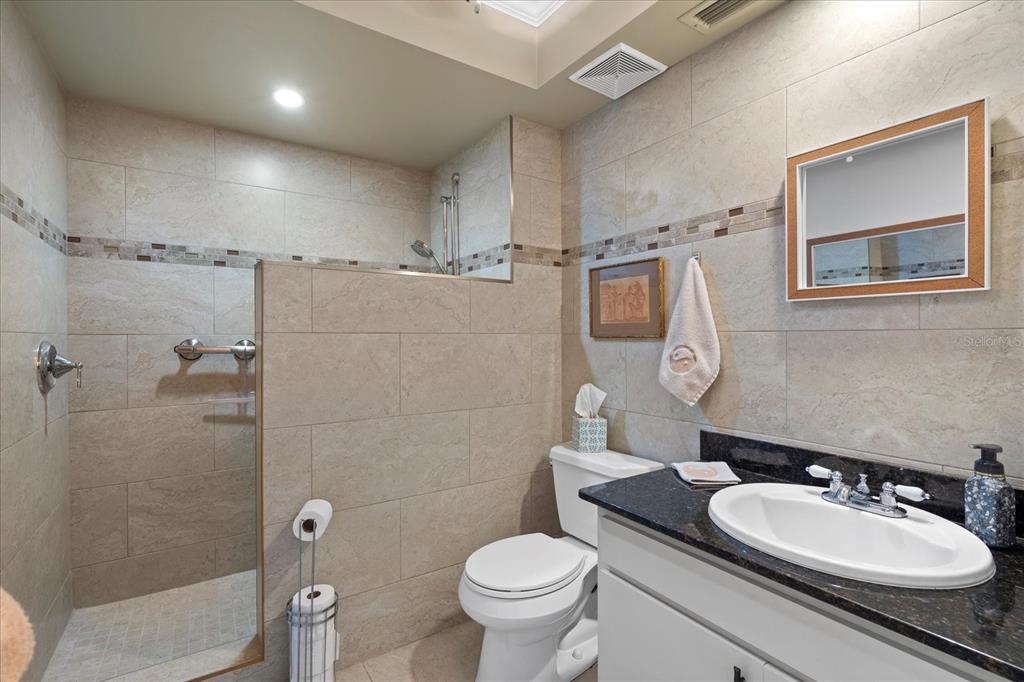 3953 GLEN OAKS MANOR DRIVE