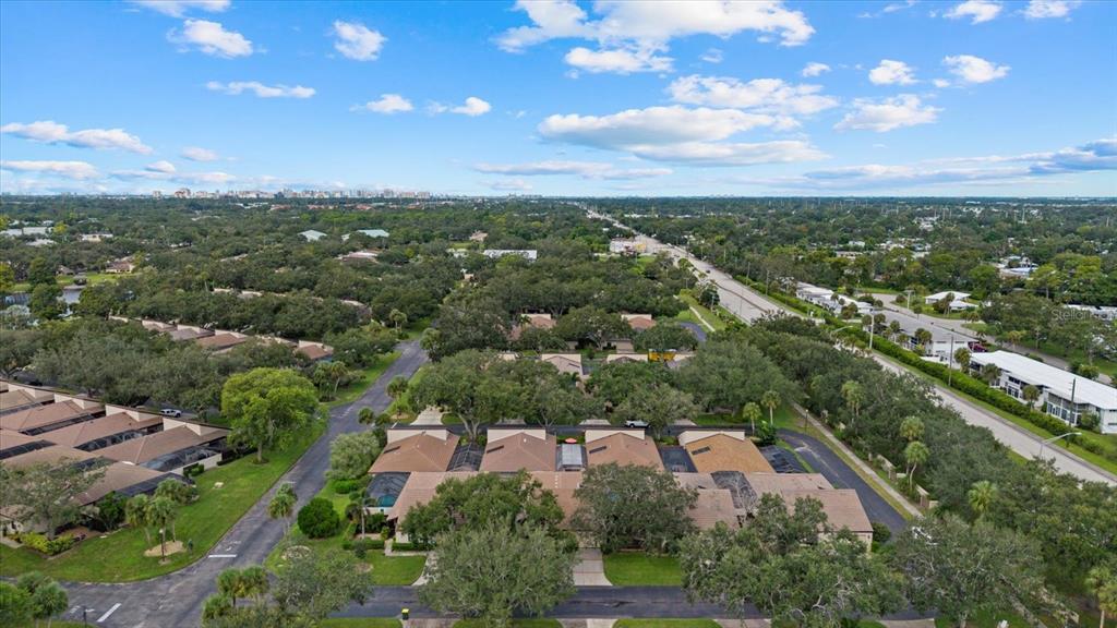 3953 GLEN OAKS MANOR DRIVE