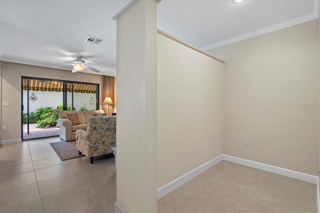 3953 GLEN OAKS MANOR DRIVE