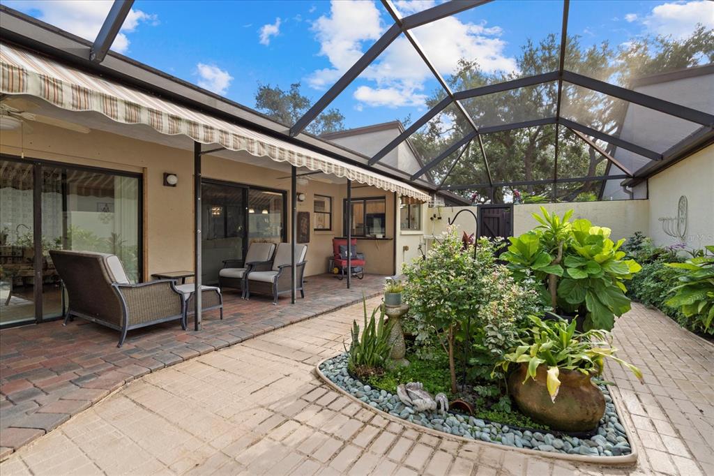 3953 GLEN OAKS MANOR DRIVE