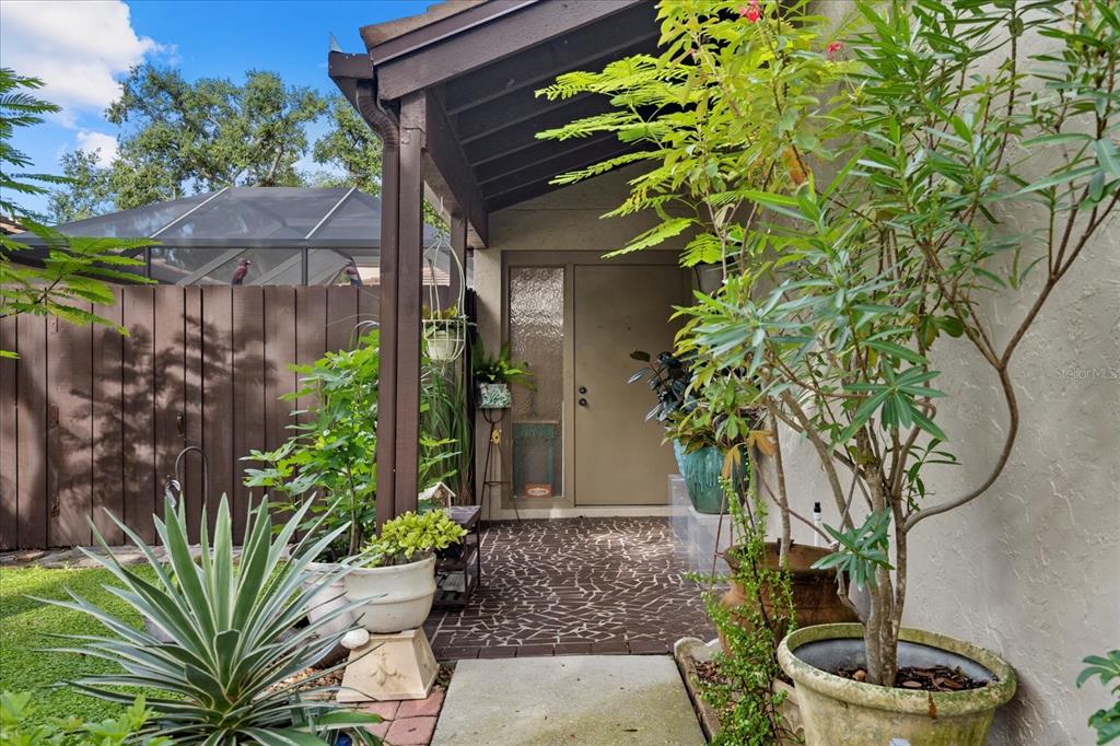 3953 GLEN OAKS MANOR DRIVE