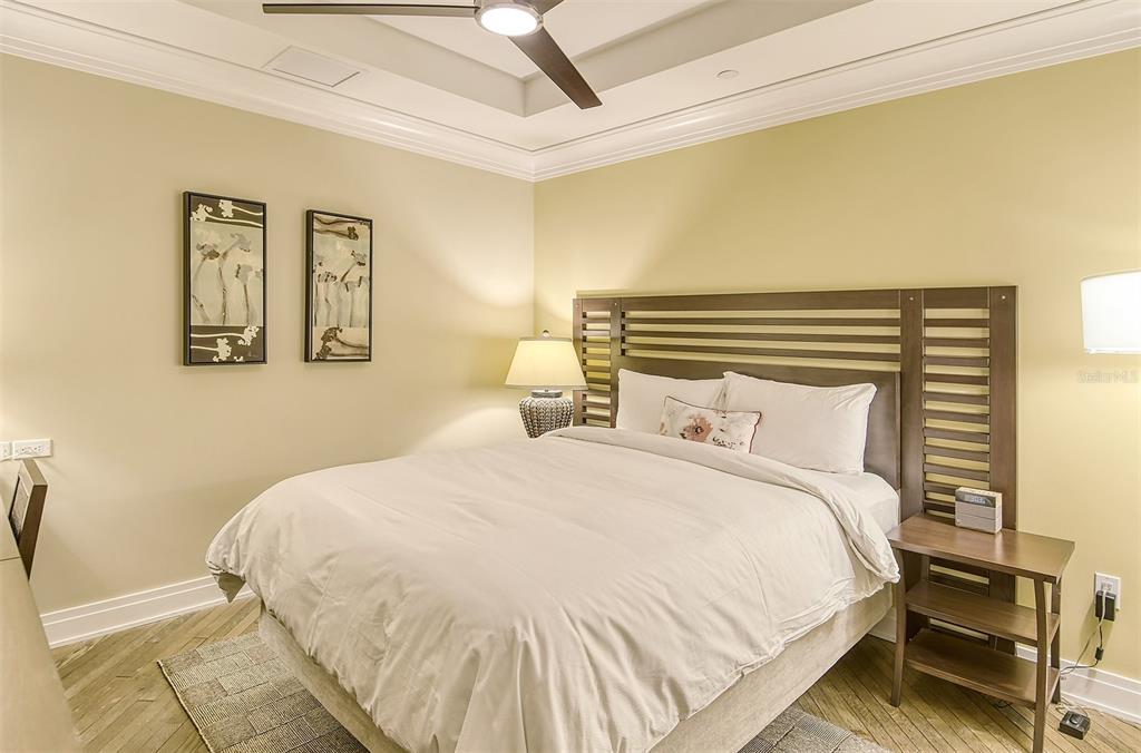 915 SEASIDE DRIVE UNIT 606, We