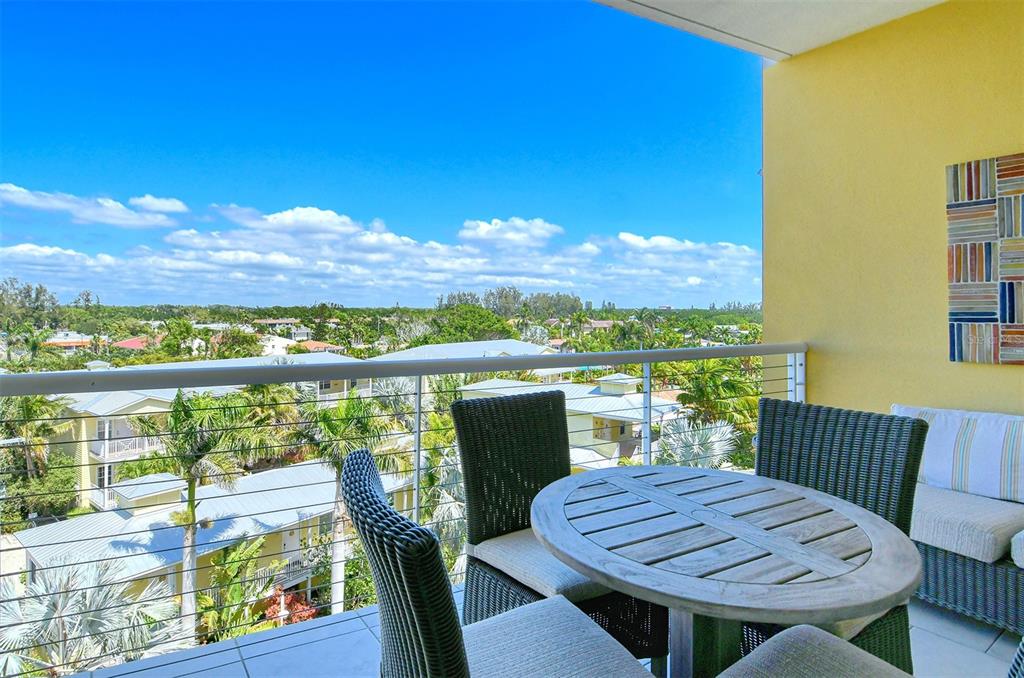 915 SEASIDE DRIVE UNIT 606, We