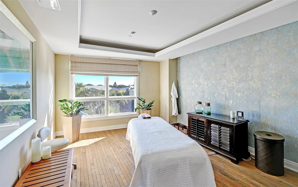 915 SEASIDE DRIVE UNIT 606, We