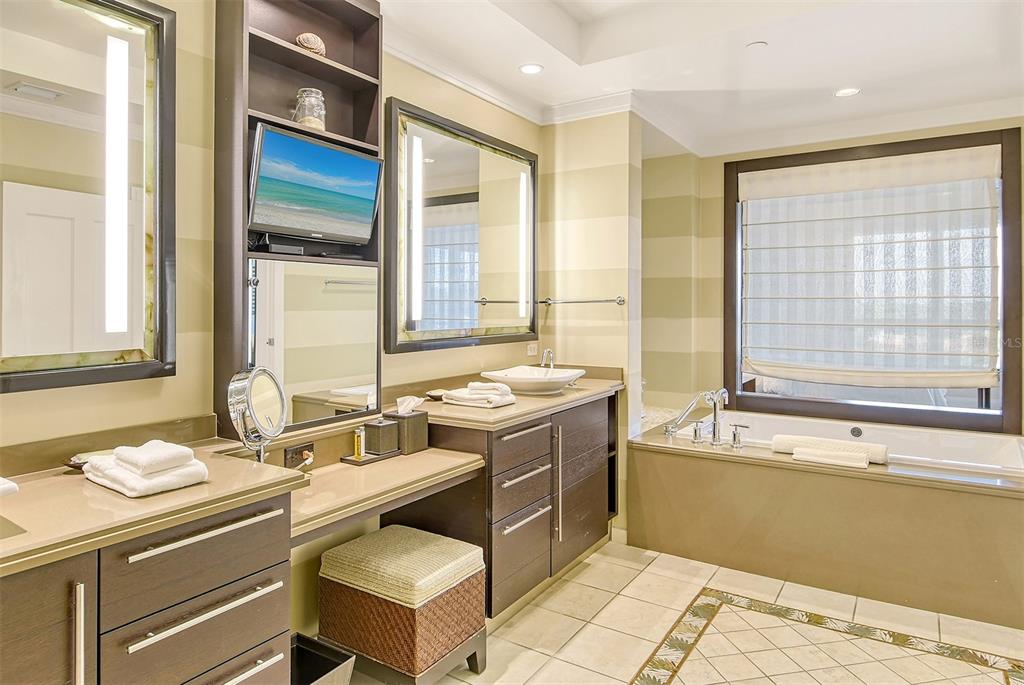 915 SEASIDE DRIVE UNIT 607, We