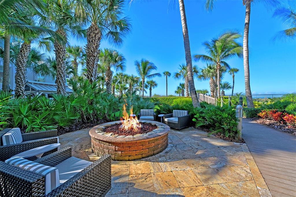 915 SEASIDE DRIVE UNIT 607, We