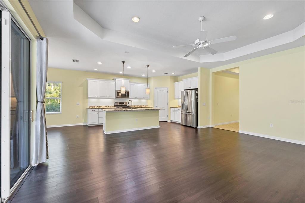 7040 WHITE WILLOW COURT