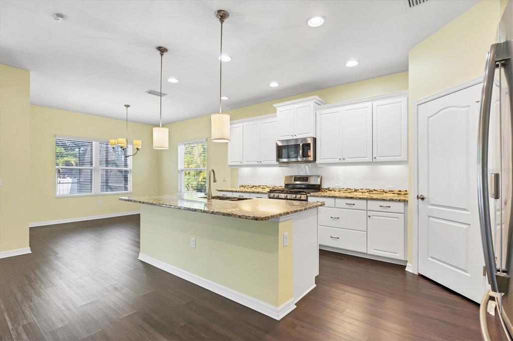 7040 WHITE WILLOW COURT