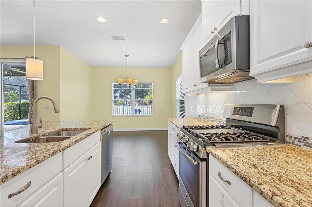 7040 WHITE WILLOW COURT