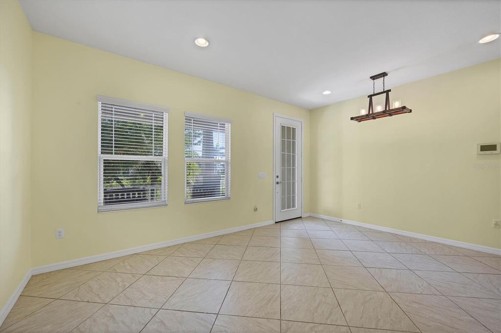 7040 WHITE WILLOW COURT