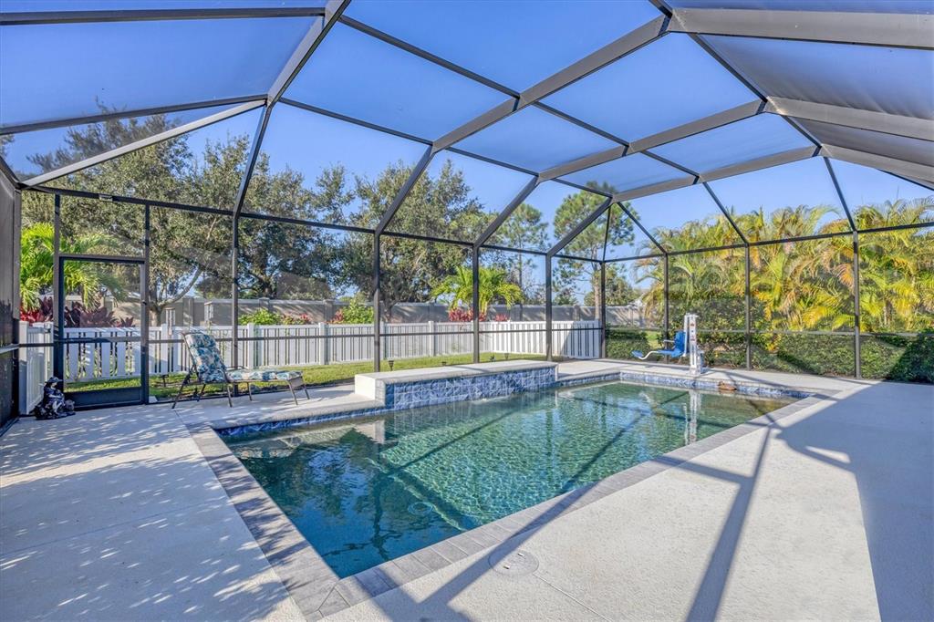 7040 WHITE WILLOW COURT