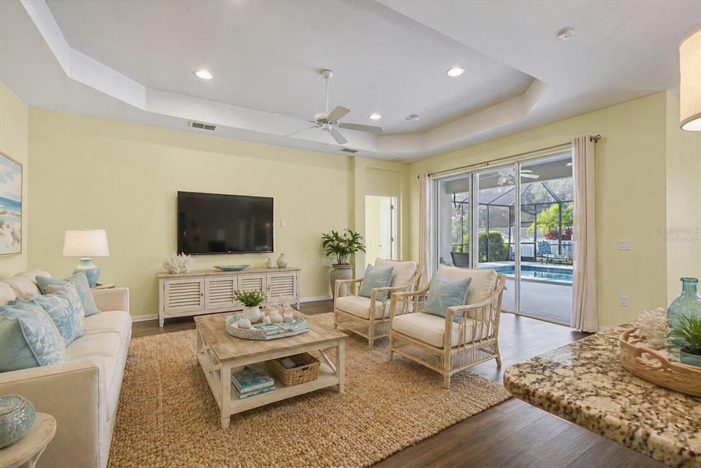 7040 WHITE WILLOW COURT