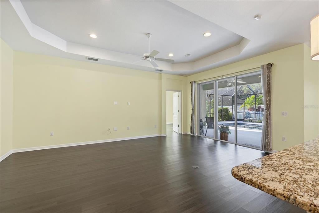 7040 WHITE WILLOW COURT