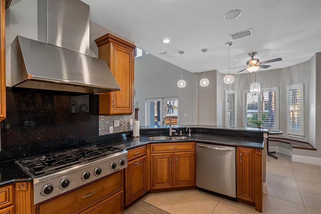 151 LAKESIDE DRIVE gallery image #14