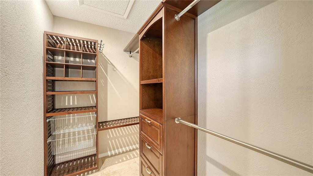 631 N ORANGE AVENUE UNIT 208