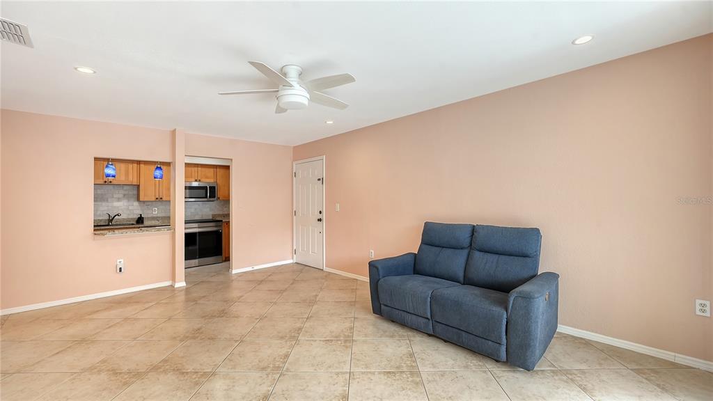 631 N ORANGE AVENUE UNIT 208