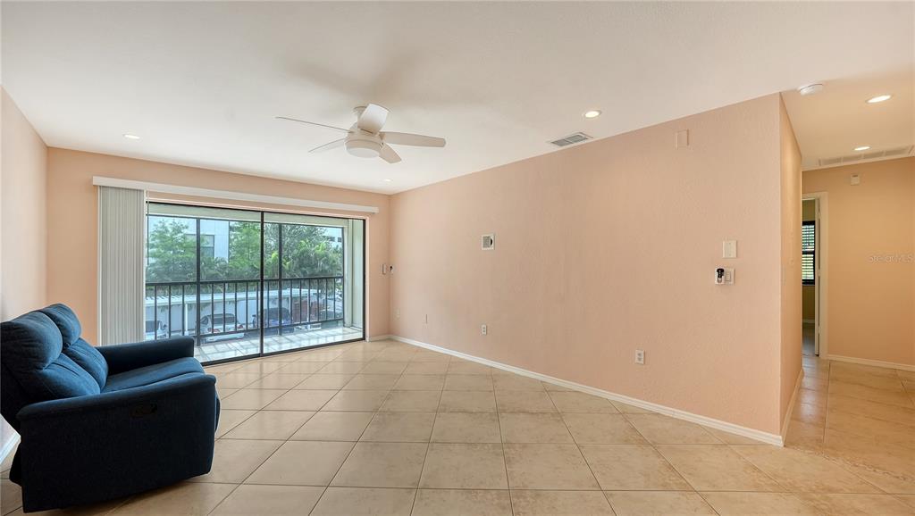 631 N ORANGE AVENUE UNIT 208
