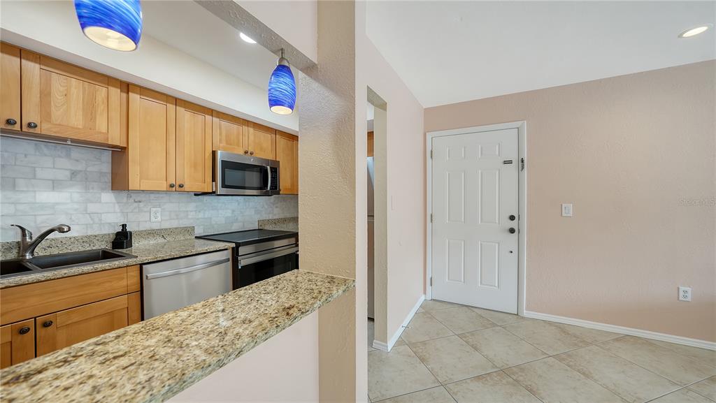 631 N ORANGE AVENUE UNIT 208