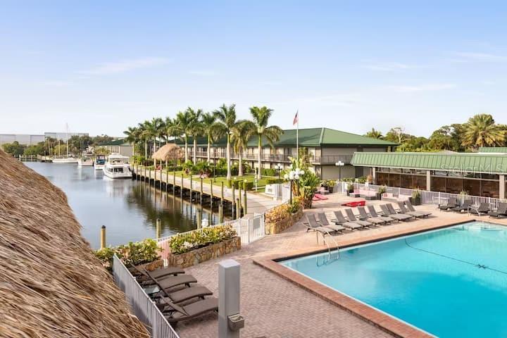 7150 N TAMIAMI TRAIL UNIT S-61