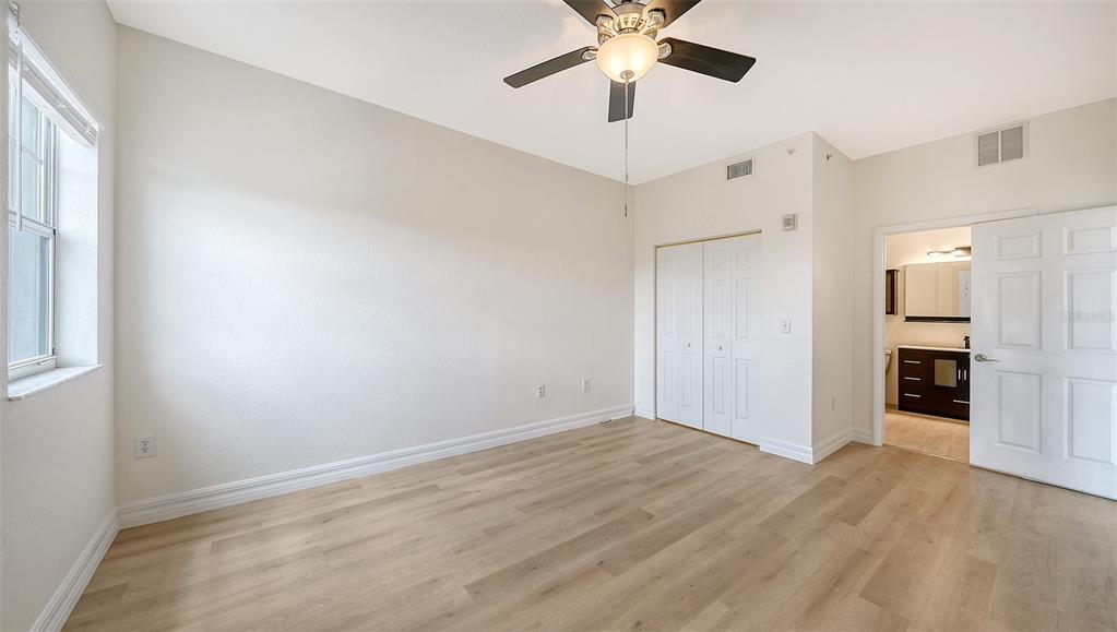 1064 N TAMIAMI TRAIL UNIT 1435