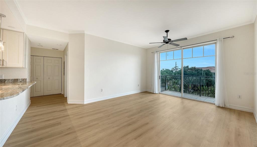 1064 N TAMIAMI TRAIL UNIT 1435