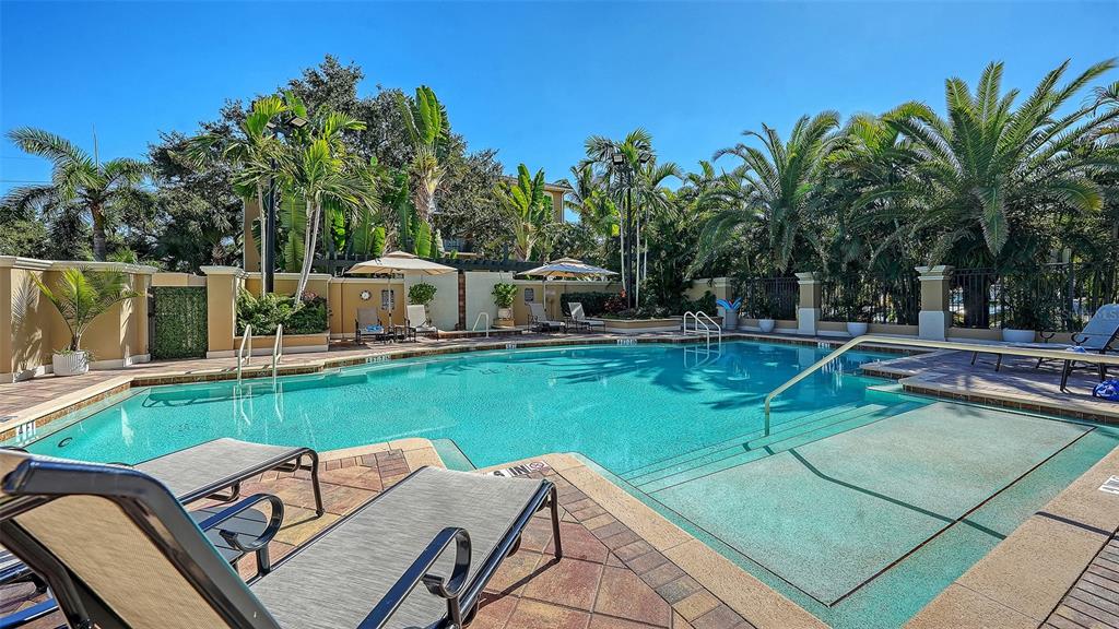 1064 N TAMIAMI TRAIL UNIT 1435