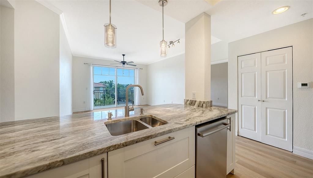 1064 N TAMIAMI TRAIL UNIT 1435