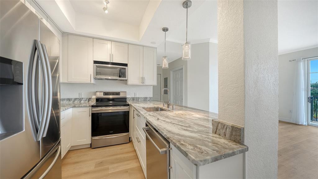 1064 N TAMIAMI TRAIL UNIT 1435