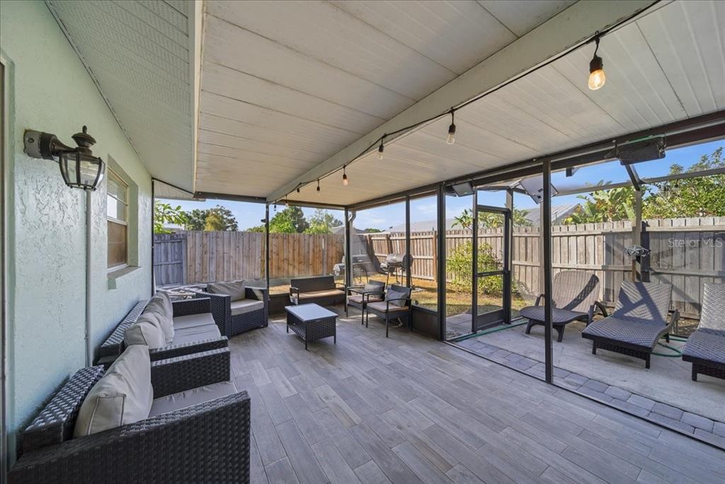 5883 WHISTLEWOOD CIRCLE