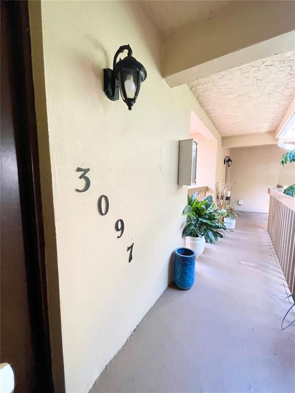 3097 WILLOW GREEN UNIT 32