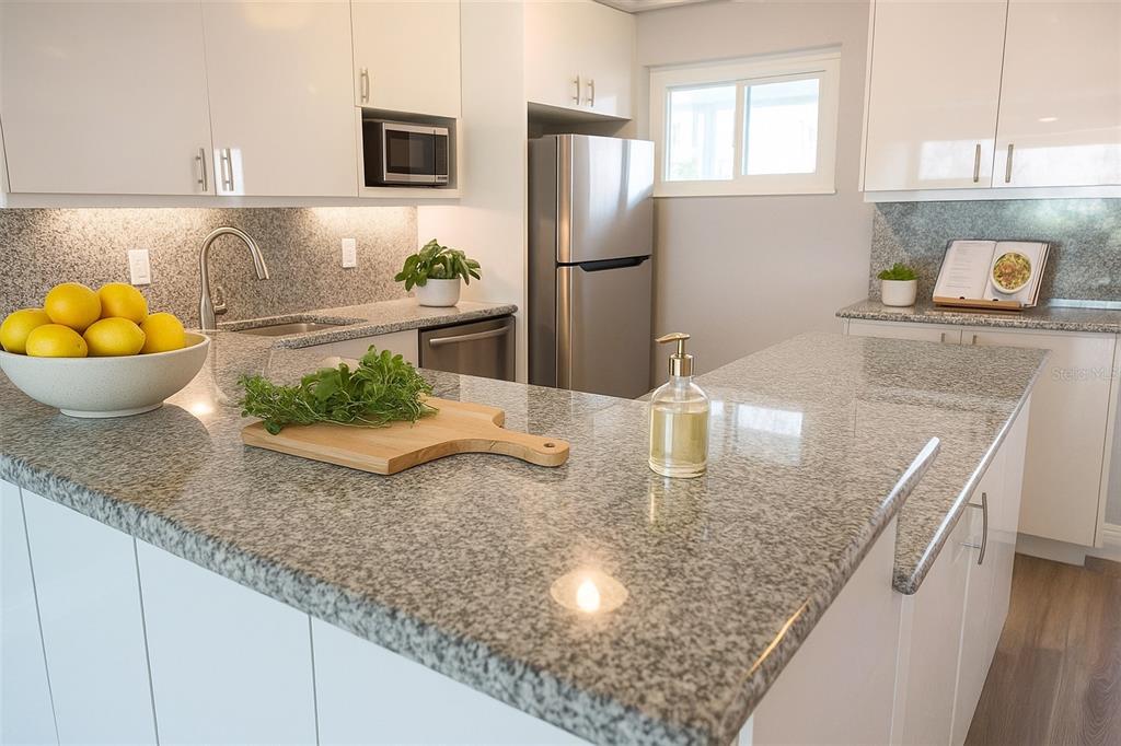 33 S GULFSTREAM AVENUE UNIT 30