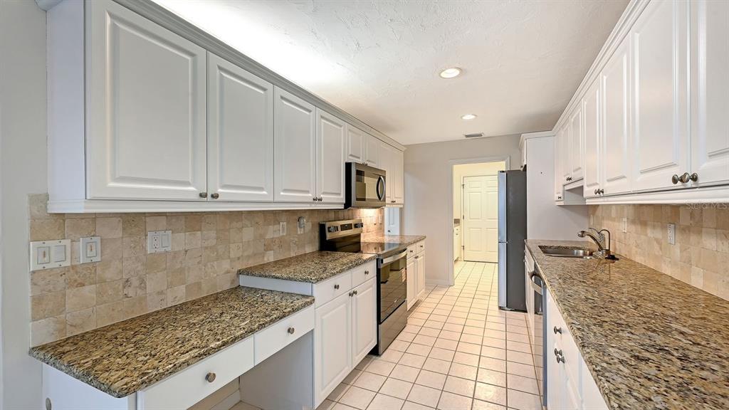 4799 OAK FOREST DRIVE W UNIT 4