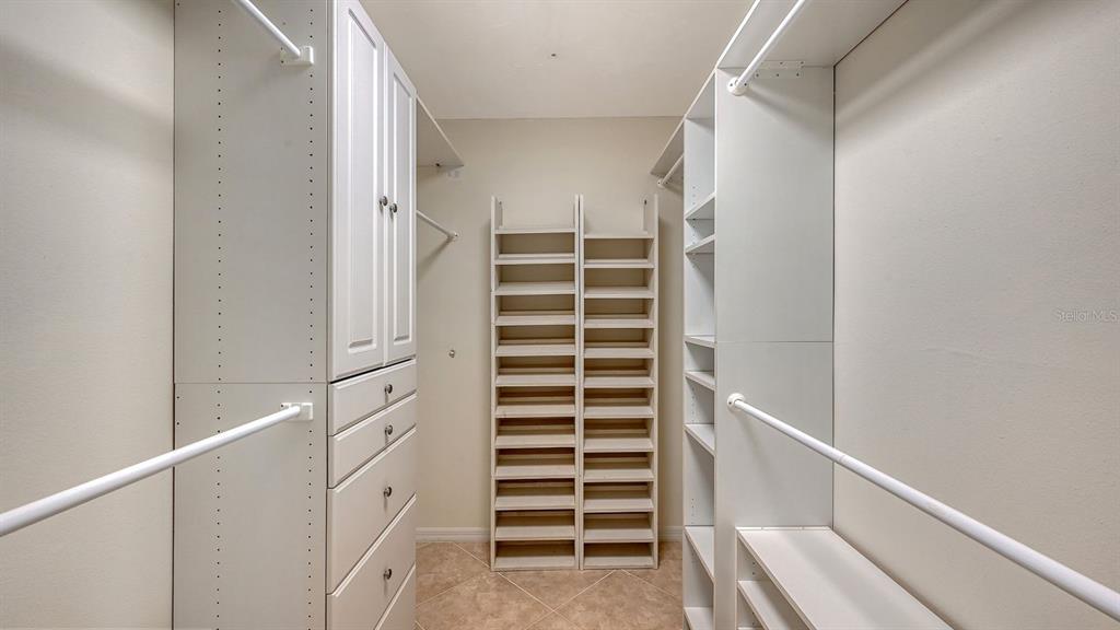 4799 OAK FOREST DRIVE W UNIT 4
