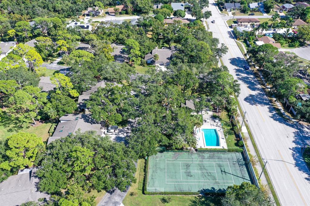 4799 OAK FOREST DRIVE W UNIT 4