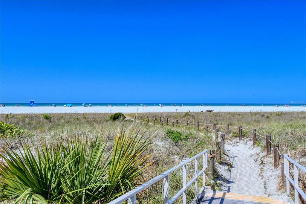 4799 OAK FOREST DRIVE W UNIT 4