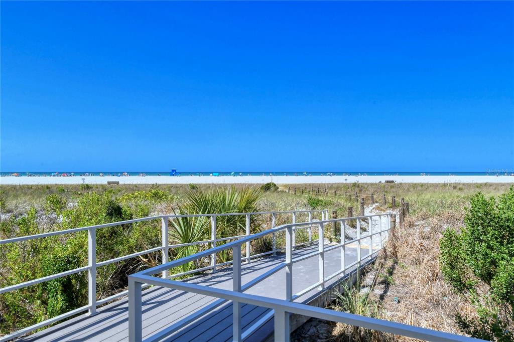 4799 OAK FOREST DRIVE W UNIT 4