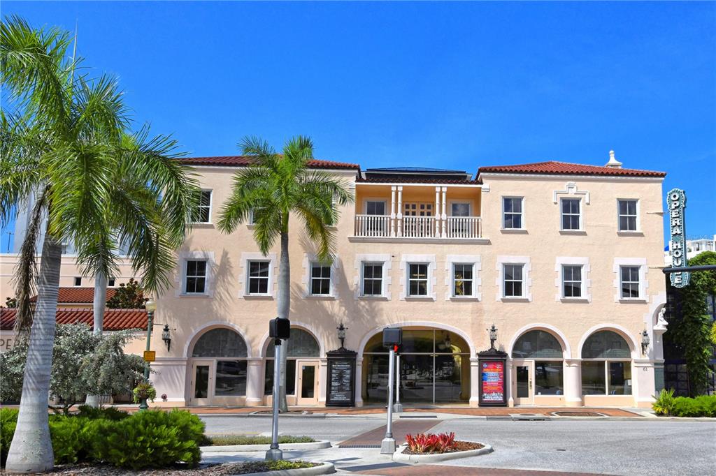 4799 OAK FOREST DRIVE W UNIT 4